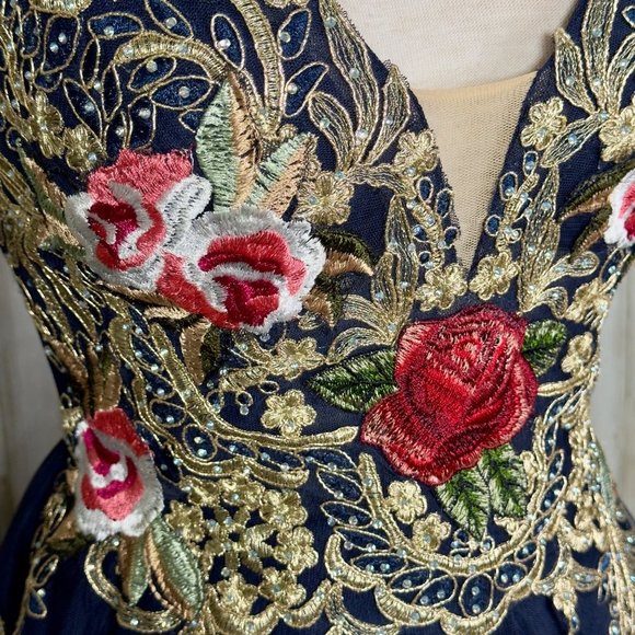 Blondie Nites Navy Gold Embroidered V-Neck V-Back Formal Dress Ball Gown Size 9 - Picture 16 of 16